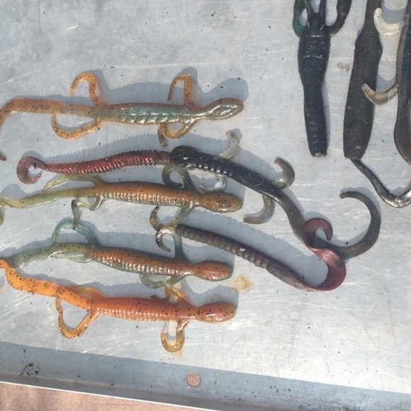 Assorted Fishing Lures Set - Picture 3 of 5